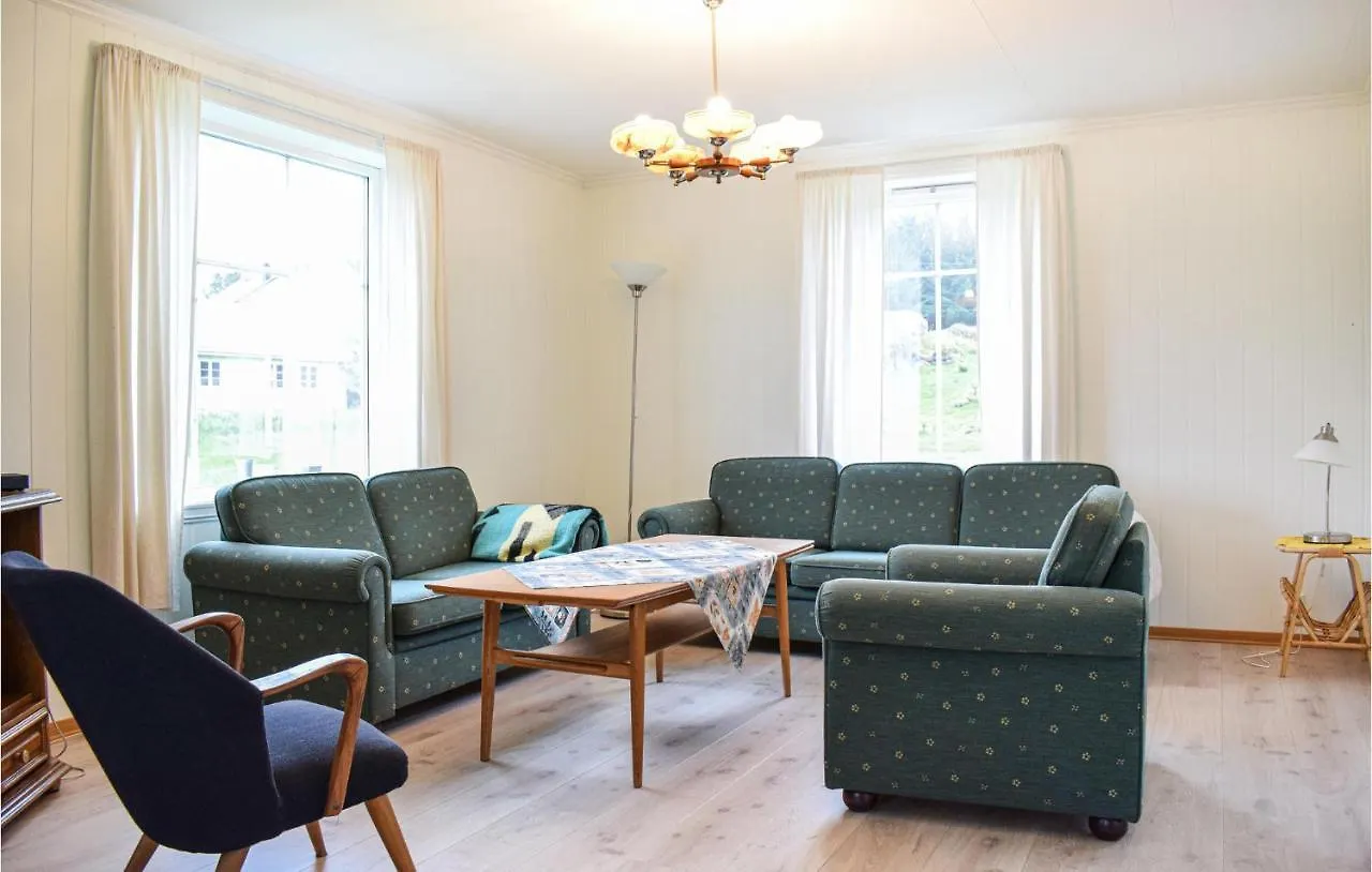 Stunning Home In Urangsvag Bomlo Норвегия