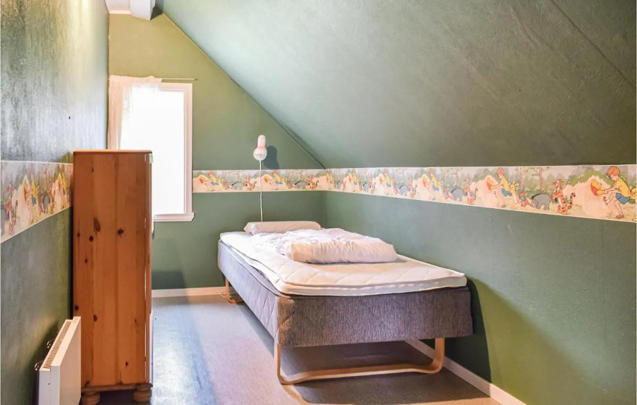 Stunning Home In Urangsvag Bomlo Норвегия